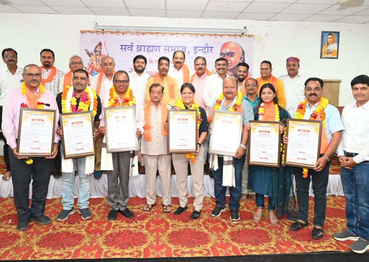 WhatsApp Image 2025-10-08 at 16.07.27