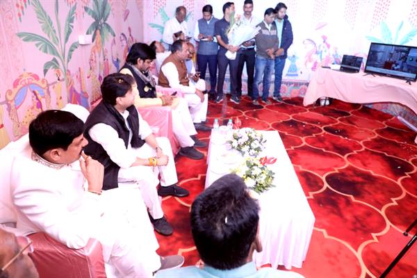 27d23e61-5492-4c7d-b97d-565da990fb5d