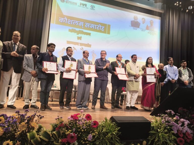 7bea18cb-9ff4-4fcf-8419-000727e89e04