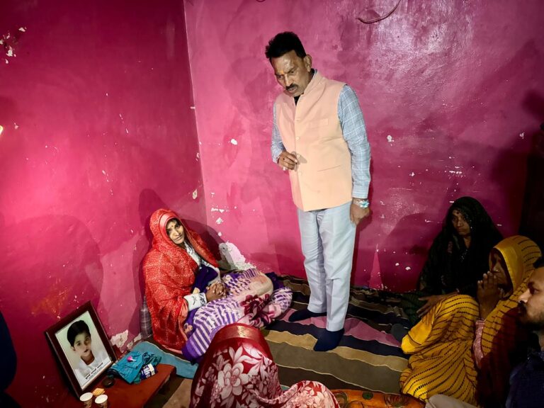 915db3c6-c5cb-43f2-bf77-4de7b7964d8a